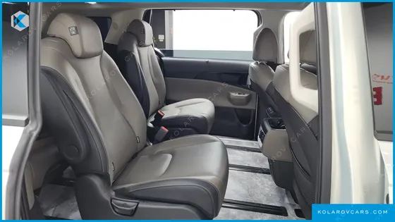 KIA CARNIVAL DIESEL 9-SEATER SIGNATURE
