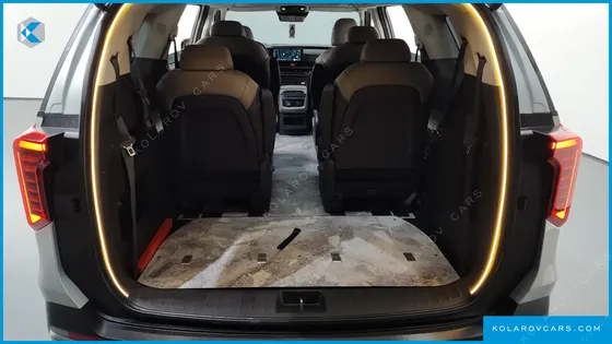 KIA CARNIVAL DIESEL 9-SEATER SIGNATURE
