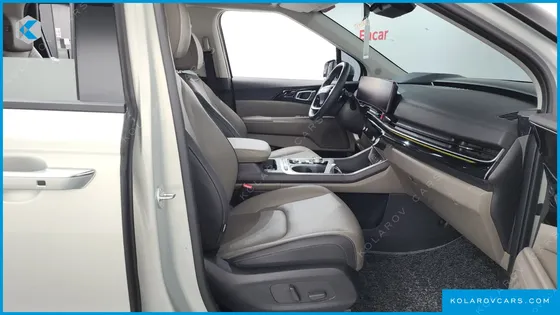KIA CARNIVAL DIESEL 9-SEATER SIGNATURE