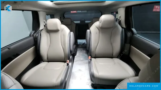 KIA CARNIVAL DIESEL 9-SEATER SIGNATURE