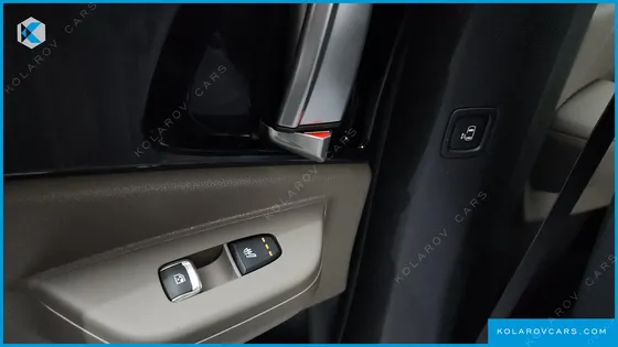 KIA CARNIVAL DIESEL 9-SEATER SIGNATURE
