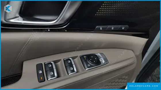 KIA CARNIVAL DIESEL 9-SEATER SIGNATURE