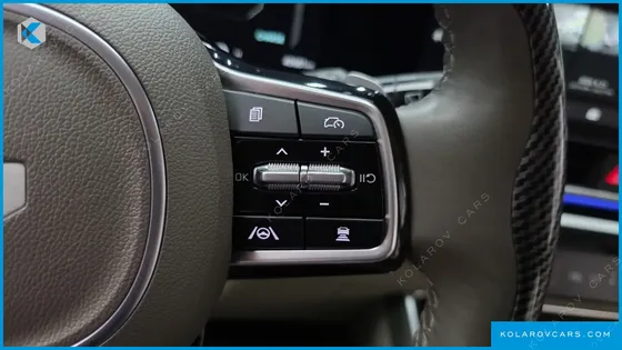 KIA CARNIVAL HEV 9-SEATER HI-LIMOUSINE