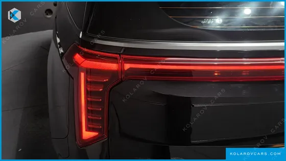 KIA CARNIVAL HEV 9-SEATER HI-LIMOUSINE
