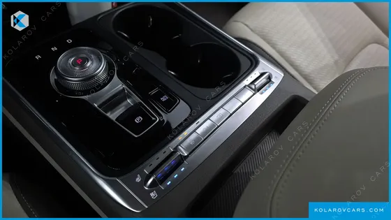 KIA CARNIVAL HEV 9 SEATER X LINE