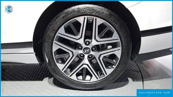 HYUNDAI GRANDEUR 2,5 GASOLINE 2WD