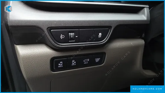 KIA CARNIVAL HEV 7SEATER NOBLESS