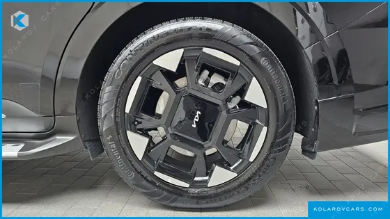 KIA CARNIVAL HEV 9SEATER SIGNATURE