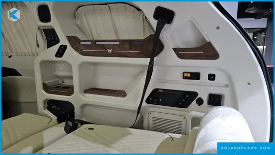 KIA CARNIVAL GASOLINE 4-SEATER HI LIMOUSINE (SPECIAL)