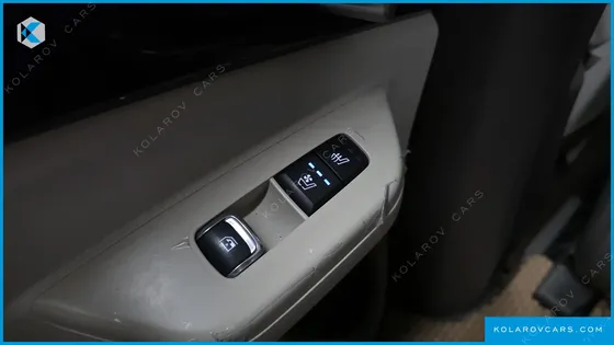 KIA CARNIVAL HEV 9-SEATER HI-LIMOUSINE