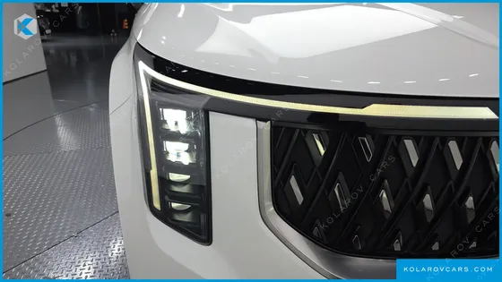 KIA CARNIVAL HEV 9-SEATER HI-LIMOUSINE