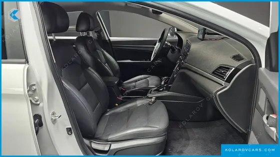 HYUNDAI ELANTRA (AVANTE) 1.6 GDI VALUE PLUS