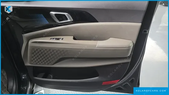 KIA CARNIVAL HEV 7SEATER GRAVITY
