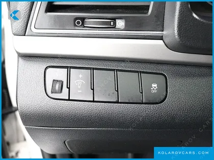 HYUNDAI ELANTRA (AVANTE) 1.6 GDI SMART