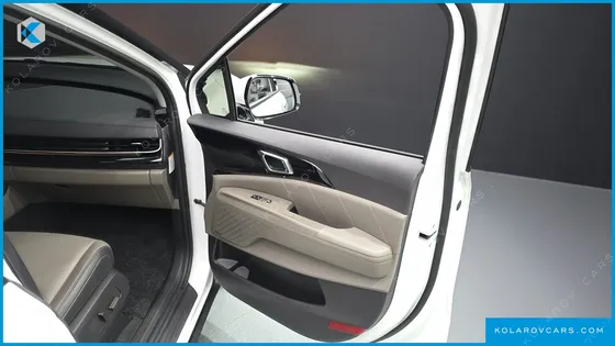 KIA CARNIVAL HEV 9SEATER SIGNATURE