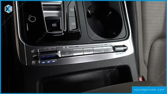 KIA CARNIVAL HEV 9SEATER SIGNATURE