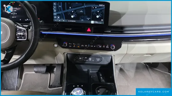 KIA CARNIVAL HEV 4-SEATER HI LIMOUSINE