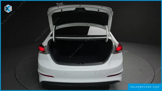 HYUNDAI ELANTRA (AVANTE) 1.6 GDI SMART