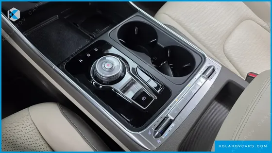 KIA CARNIVAL DIESEL 9-SEATER SIGNATURE