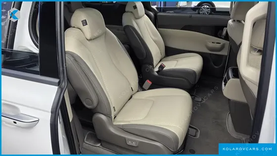 KIA CARNIVAL DIESEL 9-SEATER SIGNATURE