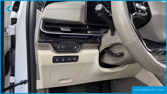 KIA CARNIVAL DIESEL 9-SEATER SIGNATURE
