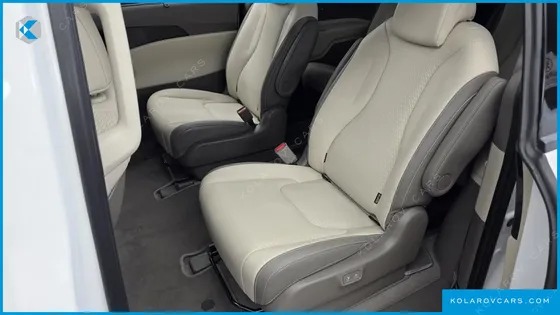 KIA CARNIVAL DIESEL 9-SEATER SIGNATURE