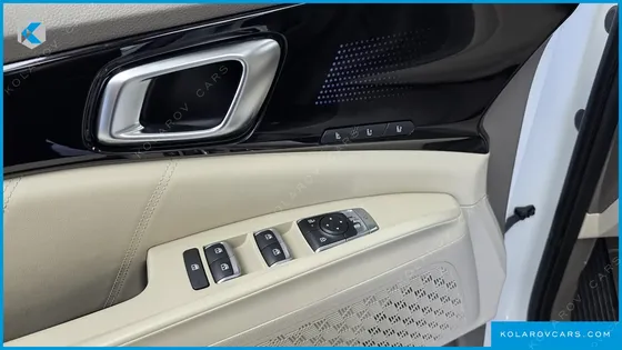 KIA CARNIVAL DIESEL 9-SEATER SIGNATURE
