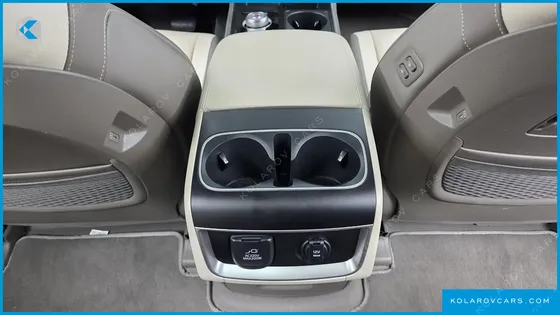 KIA CARNIVAL DIESEL 9-SEATER SIGNATURE