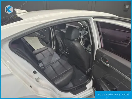 HYUNDAI ELANTRA (AVANTE) 1.6 GDI SMART