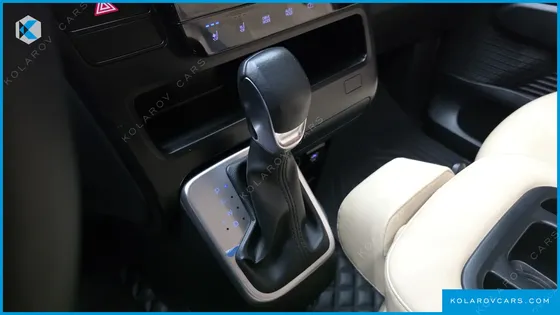HYUNDAI STARIA HEV 1.6 TOURER 11-SEATER