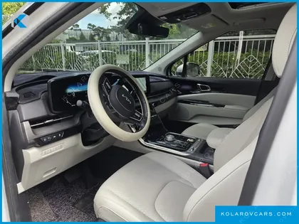 KIA CARNIVAL GASOLINE 9-SEATER SIGNATURE