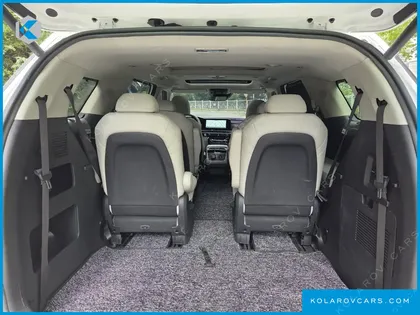 KIA CARNIVAL GASOLINE 9-SEATER SIGNATURE
