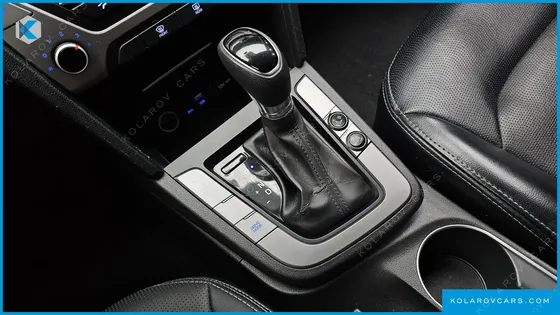 HYUNDAI ELANTRA (AVANTE) 1.6 LPI STYLE (RENTAL CAR)