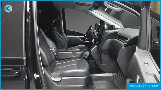 HYUNDAI STARIA CARGO 3-SEATER