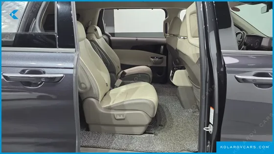 KIA CARNIVAL GASOLINE 9-SEATER NOBLESSE