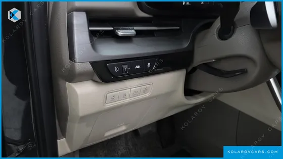 KIA CARNIVAL GASOLINE 9-SEATER NOBLESSE