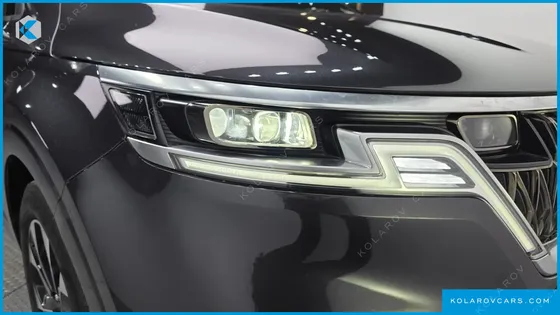 KIA CARNIVAL GASOLINE 9-SEATER NOBLESSE