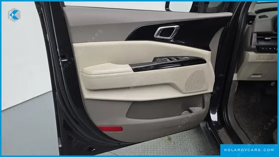 KIA CARNIVAL GASOLINE 9-SEATER NOBLESSE