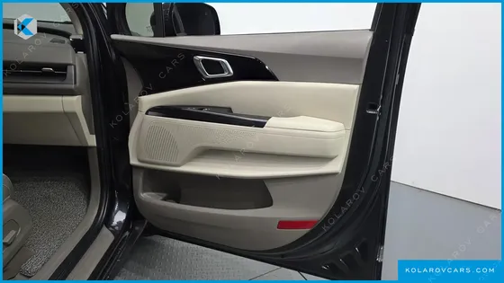 KIA CARNIVAL GASOLINE 9-SEATER NOBLESSE