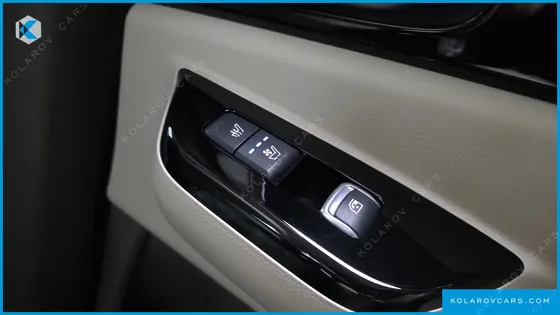 KIA CARNIVAL GASOLINE 9-SEATER NOBLESSE