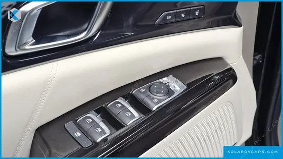 KIA CARNIVAL GASOLINE 9-SEATER HI-LIMOUSINE