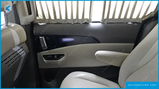 KIA CARNIVAL GASOLINE 9-SEATER HI-LIMOUSINE
