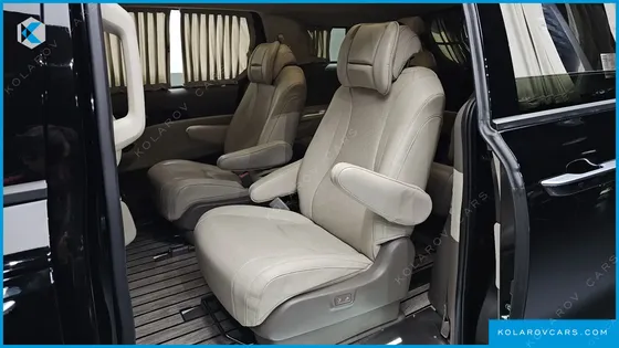 KIA CARNIVAL GASOLINE 9-SEATER HI-LIMOUSINE