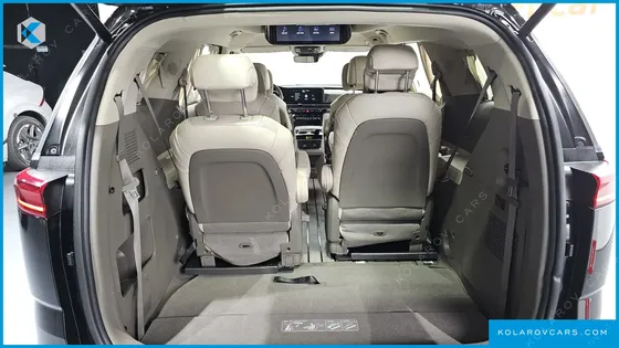 KIA CARNIVAL GASOLINE 9-SEATER HI-LIMOUSINE