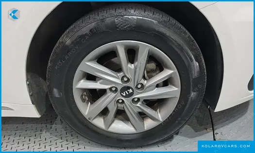 KIA K5 2.0 LPI RENTAL CAR