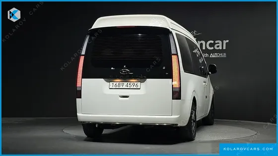 HYUNDAI STARIA LOUNGE 7-SEATER