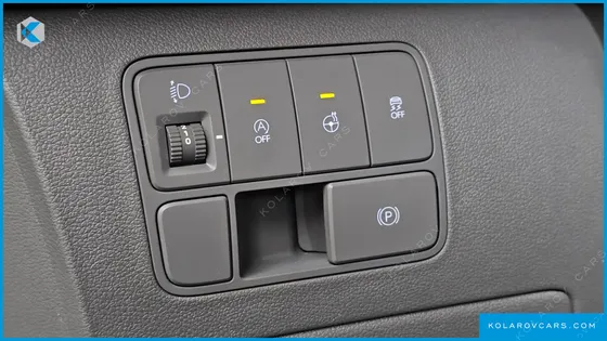 HYUNDAI STARIA LOUNGE 7-SEATER