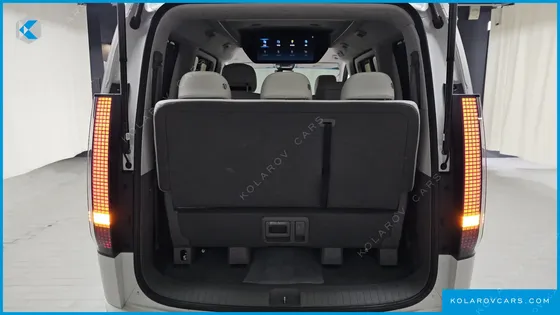 HYUNDAI STARIA LOUNGE 7-SEATER