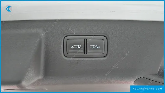 HYUNDAI STARIA LOUNGE 7-SEATER