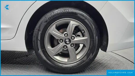 HYUNDAI ELANTRA (AVANTE) 1.6 E-VGT SMART